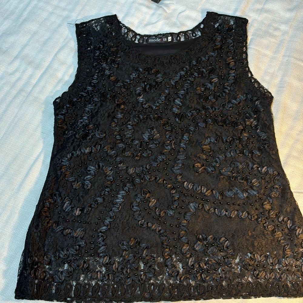 Modelia Black Lace Beaded Sleeveless Top Size: L
